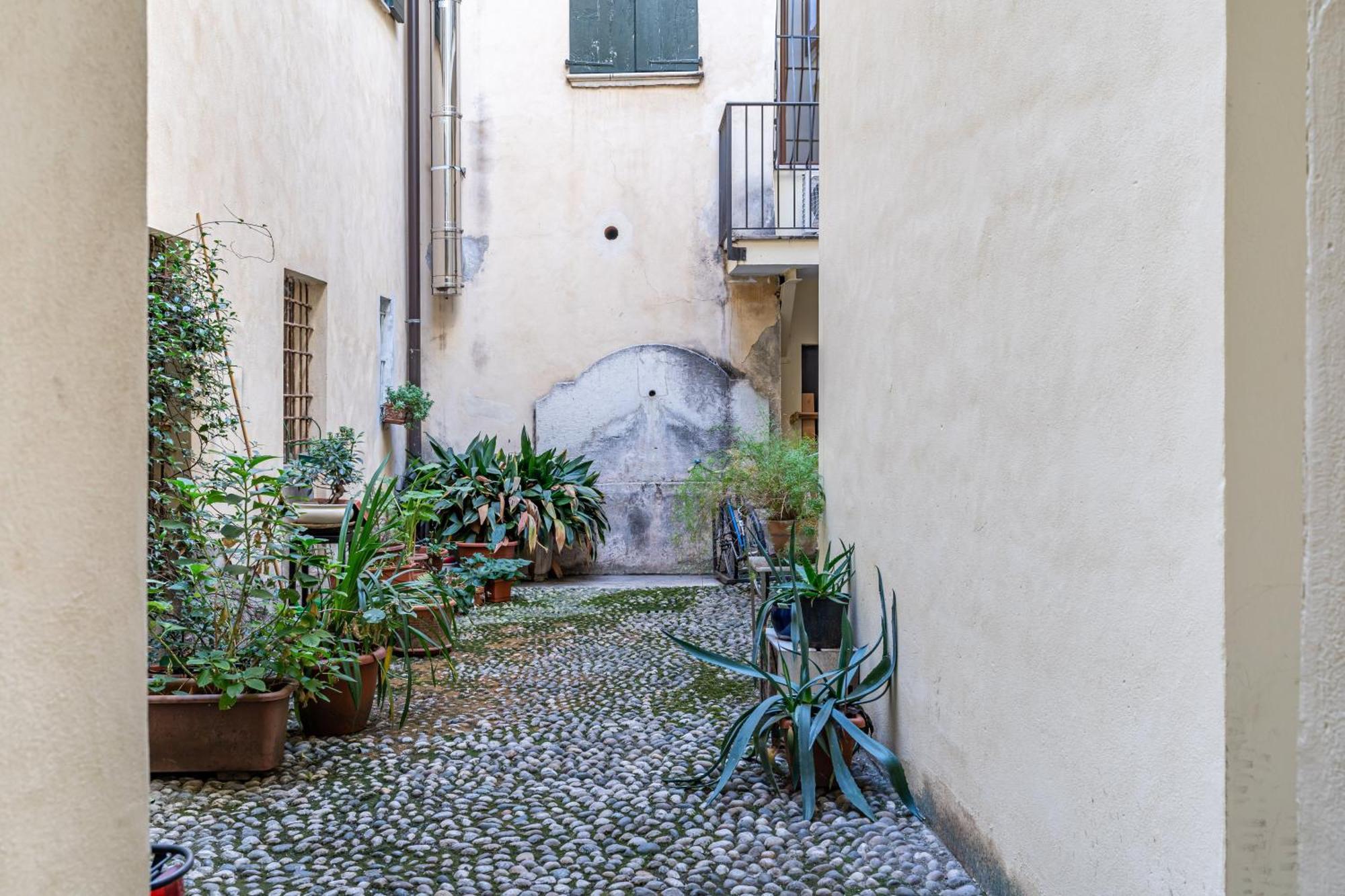 Casa San Faustino - Brescia Citycenter - By Host4U Екстер'єр фото